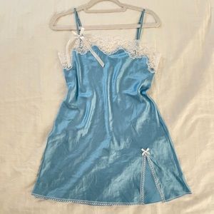 ❌ SOLD ELSEWHERE ‼️ Lace Satin Slip